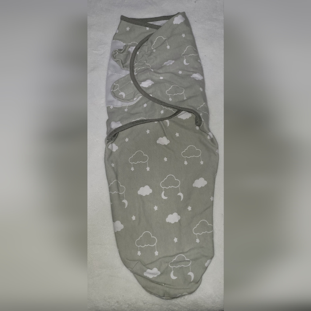 Mama cheetah baby swaddle gray with clouds